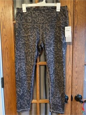 Zella Gray & Black Patterned Athletic Leggings